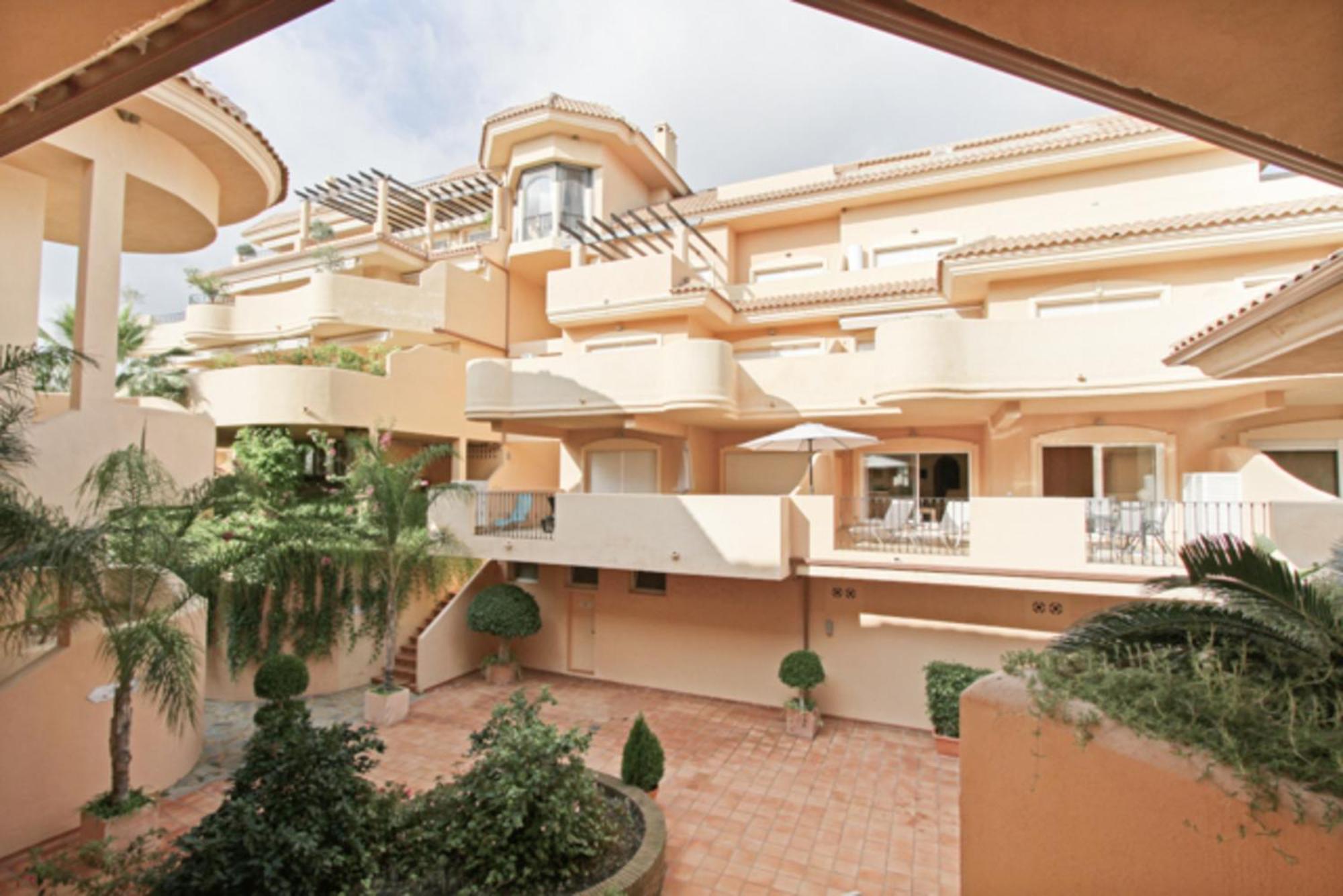 Aloha Hill Club Lluxury 5 Star Golf Resort Near Puerto Banus And Marbella Exterior photo