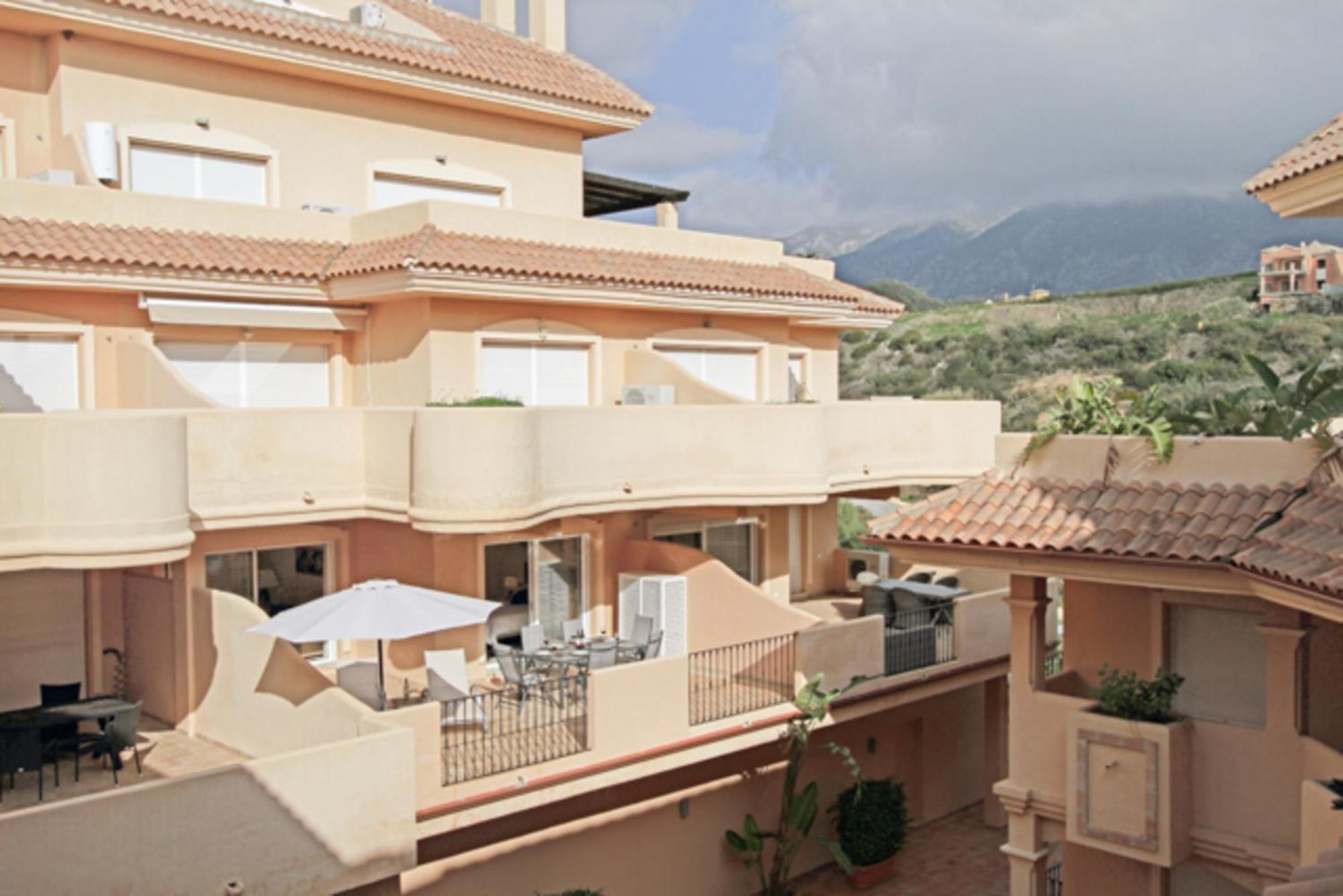 Aloha Hill Club Lluxury 5 Star Golf Resort Near Puerto Banus And Marbella Exterior photo
